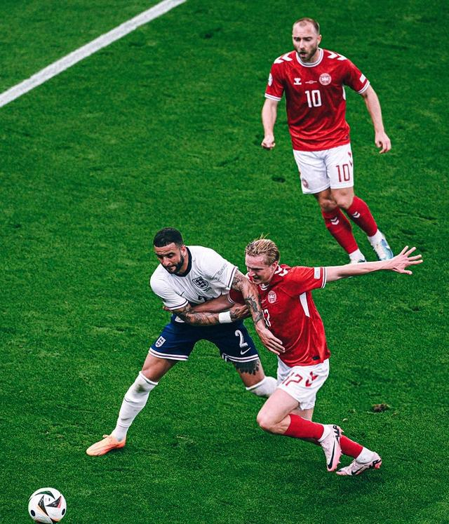 开云体育登录入口 王欣瑜一日双赛成功突围 